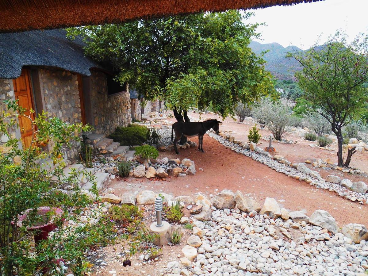Kapika Waterfall Lodge Epupa Buitenkant foto