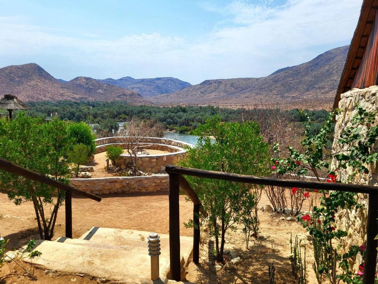 Kapika Waterfall Lodge Epupa Buitenkant foto