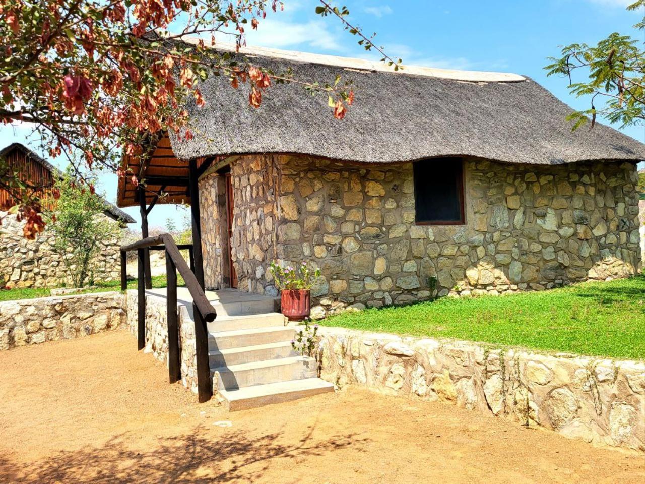 Kapika Waterfall Lodge Epupa Buitenkant foto