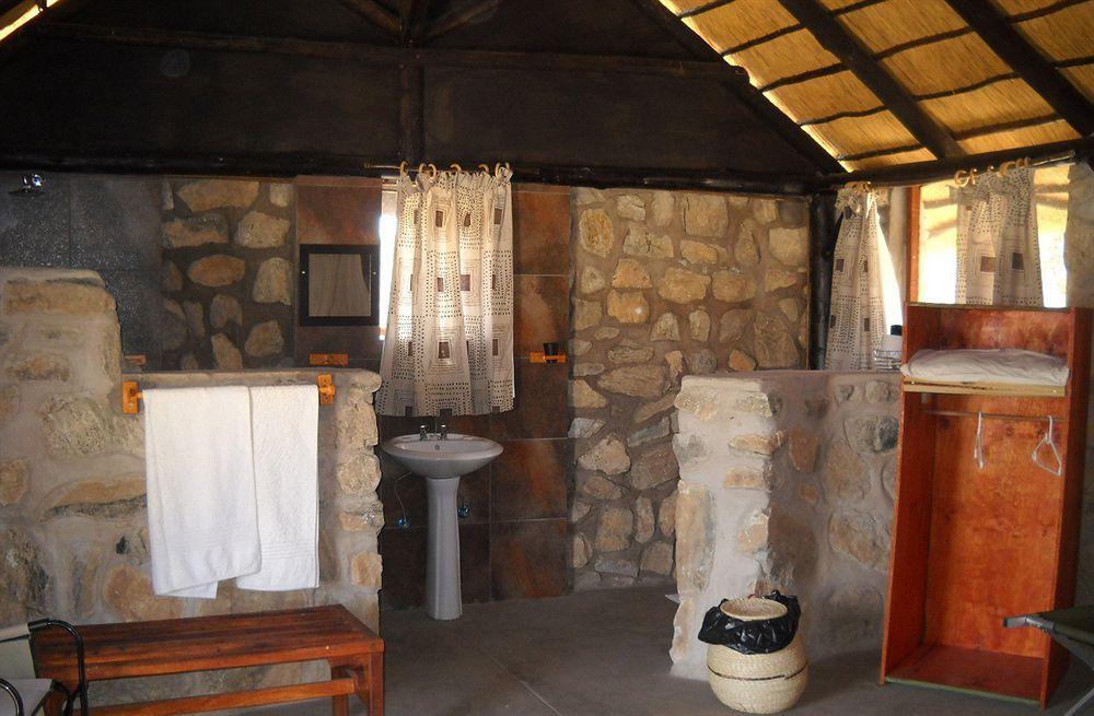 Kapika Waterfall Lodge Epupa Buitenkant foto